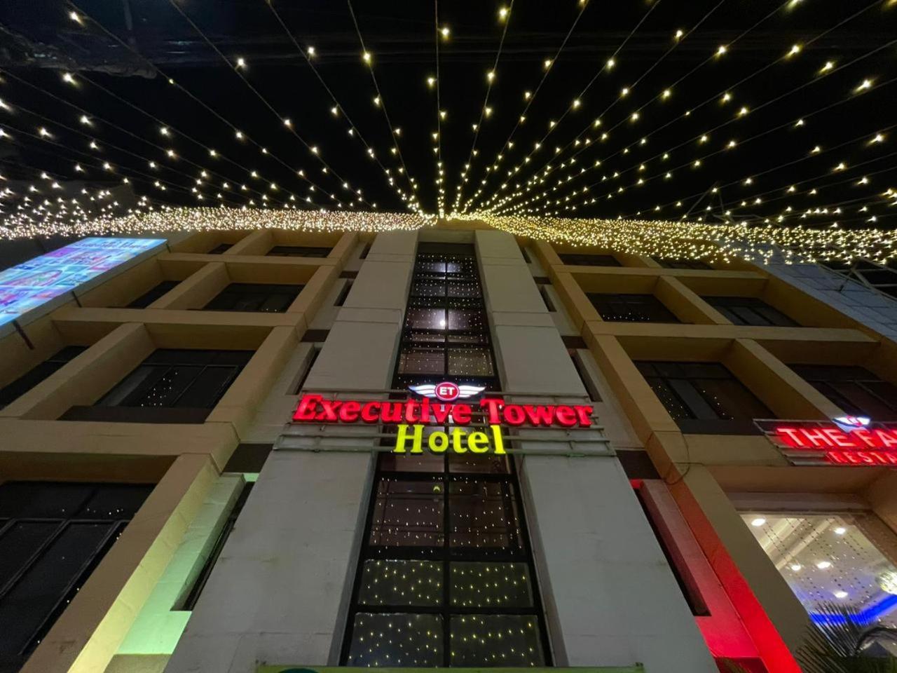 Hotel Executive Tower Kolkata Exterior photo